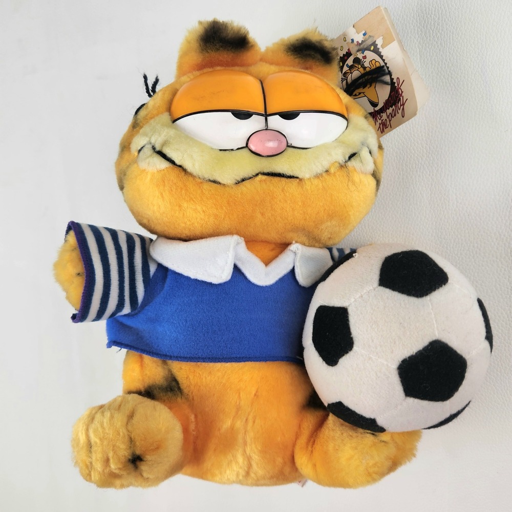 Vintage 1988 Dakin Garfield Soccer Player Plush 10th Birthday Soccer Ball Jersey